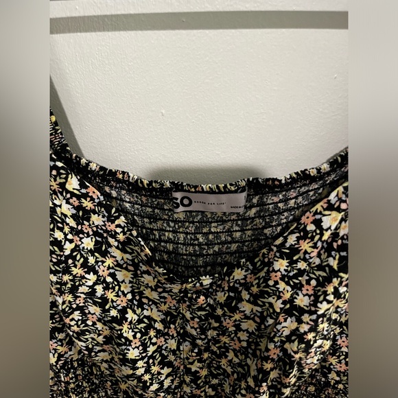 Women’s dress - Picture 7 of 7